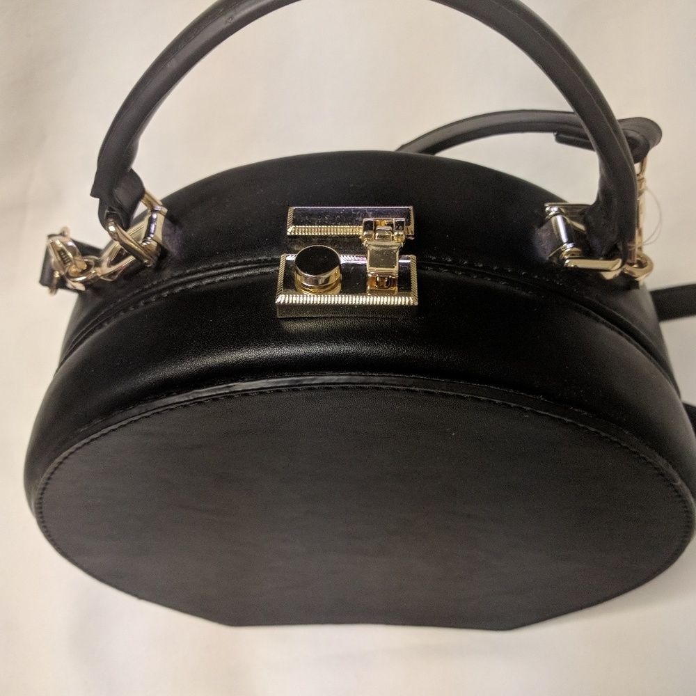 Circle crossbody bag
